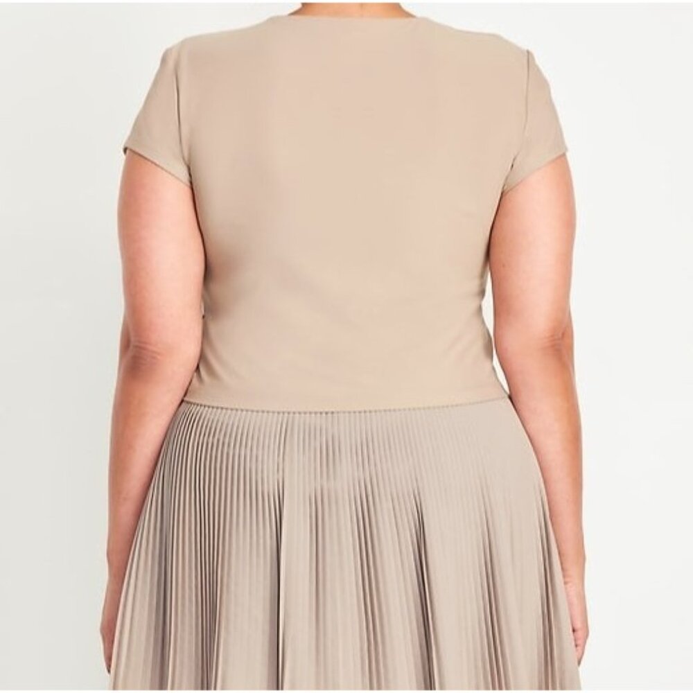 Old Navy PowerSoft Cap Sleeve Crop Support Top 4X Savanna Grass Beige NWT - Picture 2 of 8